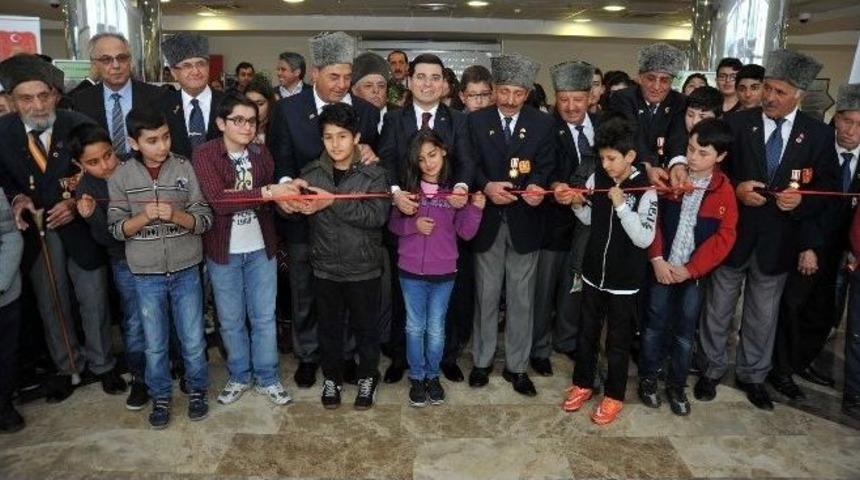 Serginin A&ccedil;ılışını Dedeler İle Torunlar Yaptı