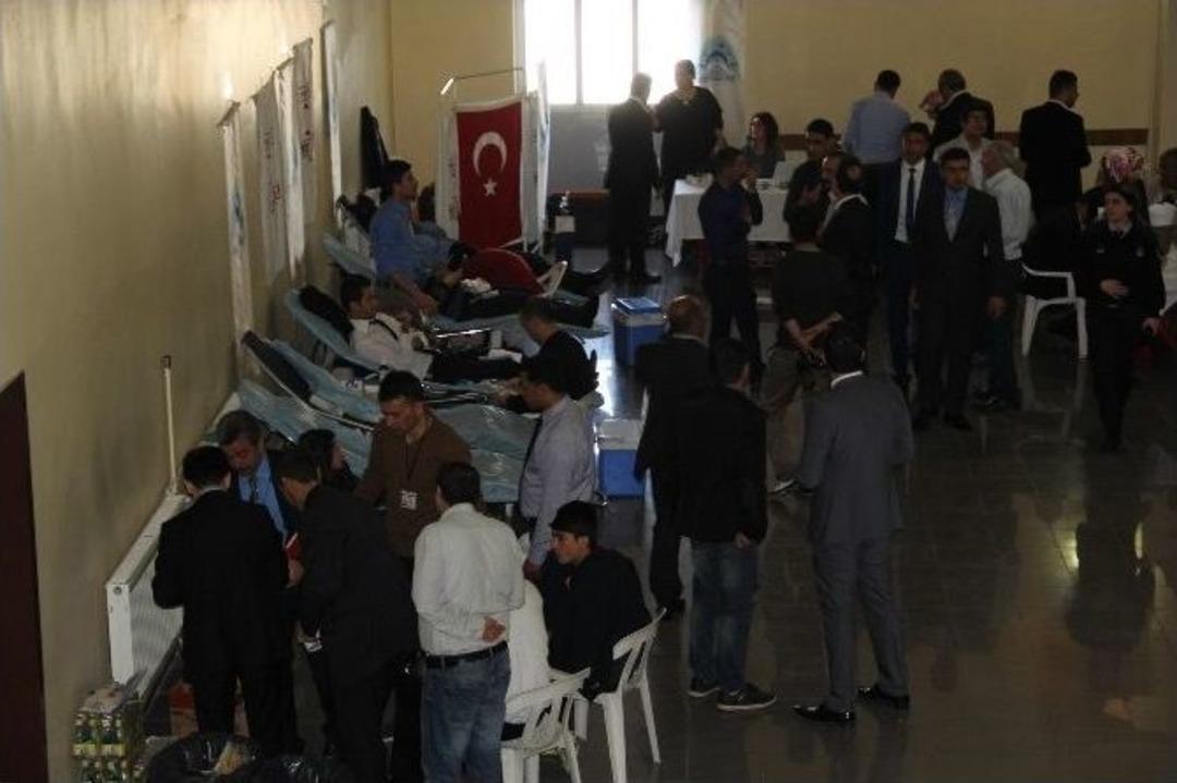 Eyy&uuml;biye Belediyesi Şehitler G&uuml;n&uuml;nde Kan Verdi