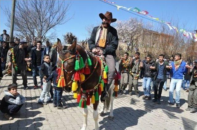 Baykan Ve Eruh İlçelerinde Nevruz Kutlamaları