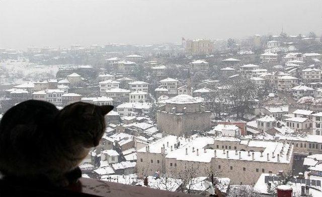 Karabüklüler Güne Beyaz Örtüyle Uyandı