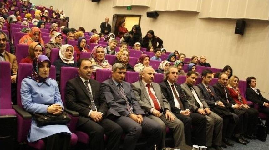 Trabzon&rsquo;da &lsquo;&ccedil;anakkale Şiirlerinin Hikayesi&rsquo; Programı D&uuml;zenlendi