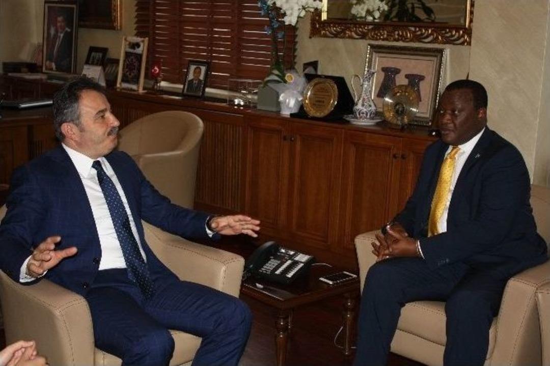 G&uuml;ney Afrika B&uuml;y&uuml;kel&ccedil;isi&rsquo;nden B&uuml;y&uuml;kşehir Belediyesi&rsquo;ne Kardeş Şehir Teklifi
