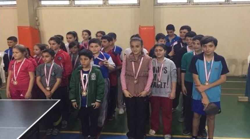 Masa Tenisinde İl Birincisi Kula’dan