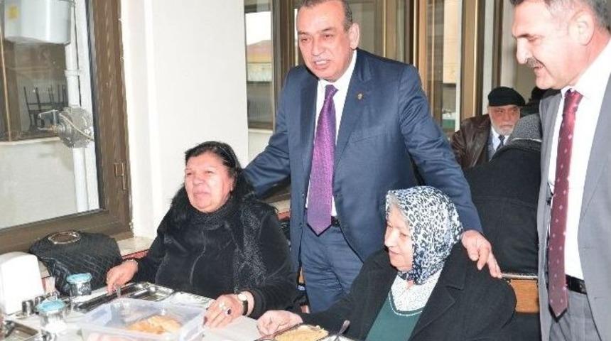 Konesob&rsquo;ta Yaşlılara &lsquo;esnaf &Ccedil;orbası&rsquo; İkram Edildi