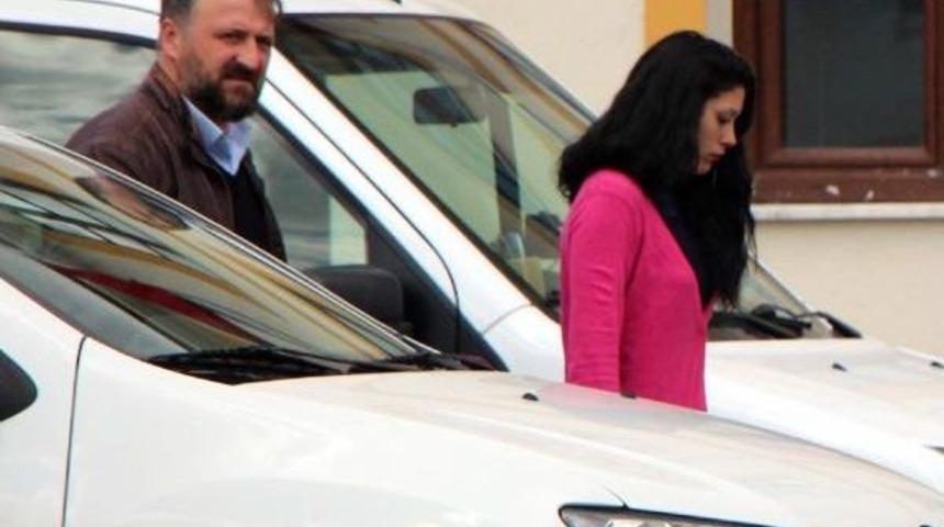 Hırsızlık Ş&uuml;phelisi Kadın: Kapılarını &Ccedil;ekip &Ccedil;ıkıyorlar, 5 Saniyede A&ccedil;ıyoruz