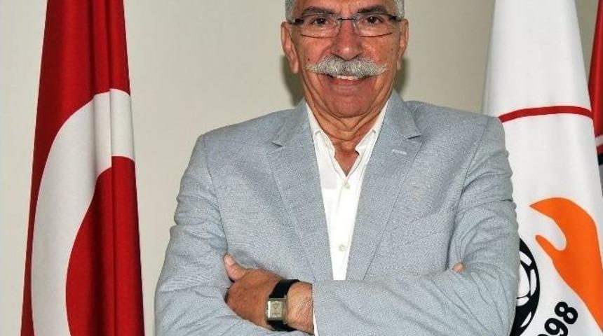 Yemiş&ccedil;i İzvak&rsquo;a Aday Olmuyor