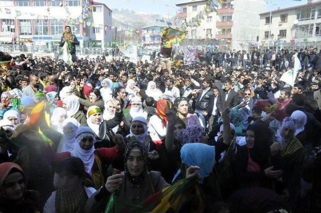 Adilcevaz’da Nevruz Kutlamaları