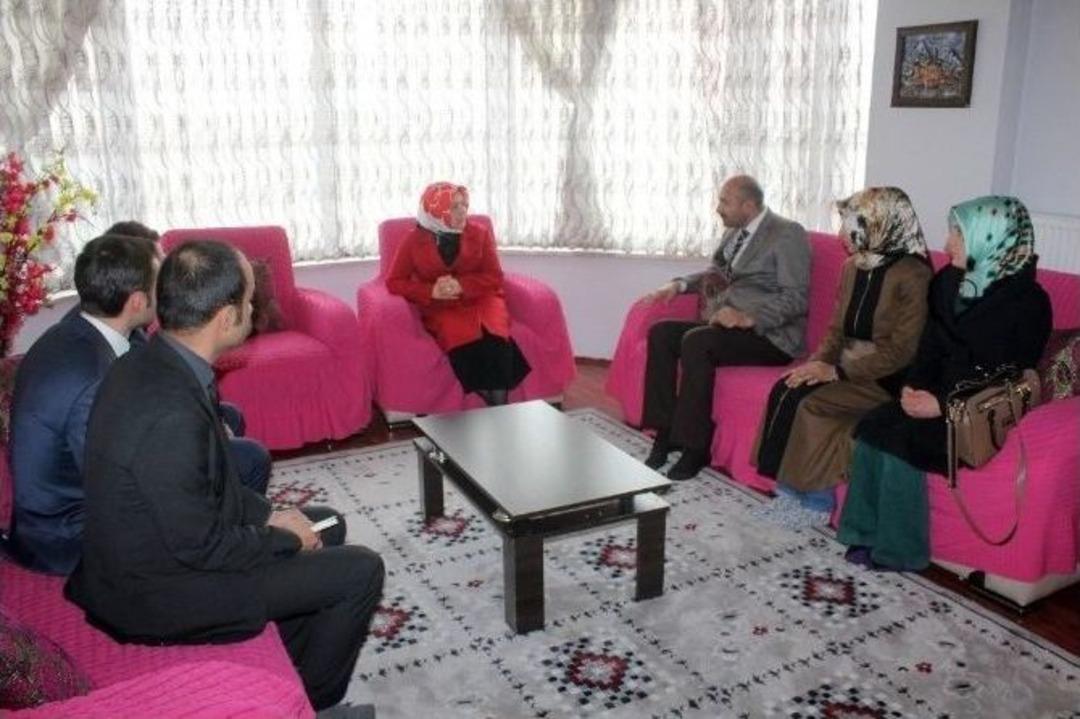 Tuba Işın Sevgi Evlerini Ziyaret Etti