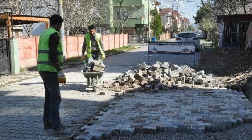 Kartepe&rsquo;de Parke Tamiratı &Ccedil;alışmaları Hız Kazandı