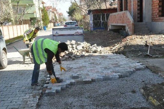 Kartepe&rsquo;de Parke Tamiratı &Ccedil;alışmaları Hız Kazandı 1