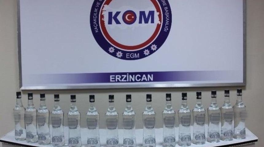 Erzincan&rsquo;da 18 Şişe Ka&ccedil;ak İ&ccedil;ki Ele Ge&ccedil;irildi