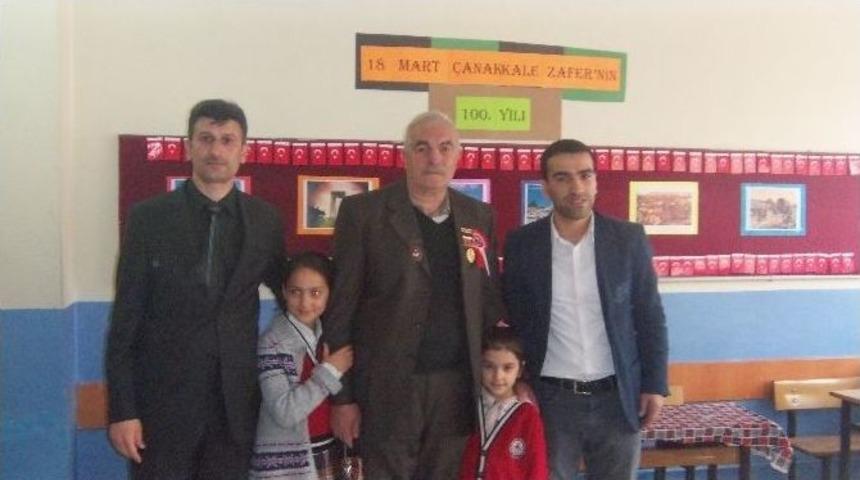 Şehit Babasına Plaket