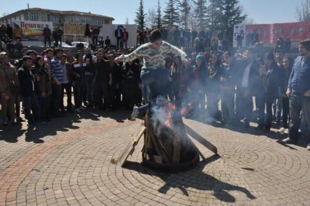 Üniversite Kampusunda Nevruz Kutlaması