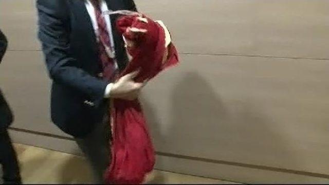 Erdoğan Konuşurken Pankart Açmak Istediler