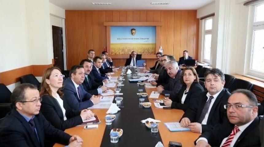 Karaoğlu&rsquo;ndan Tarım M&uuml;d&uuml;rl&uuml;ğ&uuml;ne Ziyaret