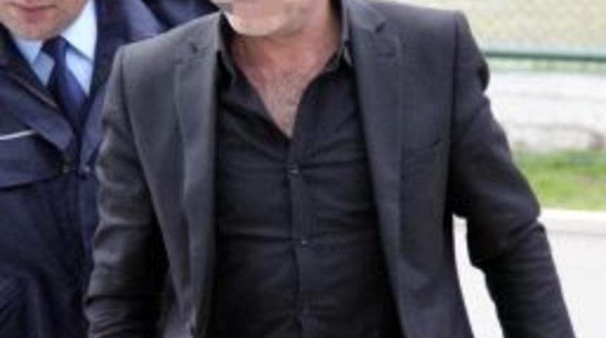 "alkoll&uuml; &Ccedil;ıkacağımı Bilseydim Ka&ccedil;ardım"