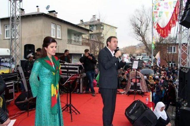 Şırnak'ta Nevruz Kutlamasında 4 Polis Ile 1 Çocuk Yaralandı