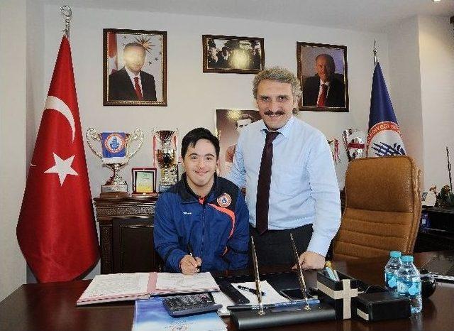 İstanbul B&uuml;y&uuml;kşehir Belediyesi&rsquo;nden Bomba Transfer 1