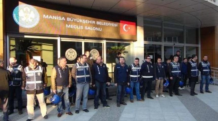 Meclis Toplantısı G&uuml;venlik &Ouml;nlemi Altında Yapıldı