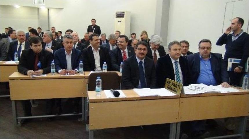 Gergin Başlayan Toplantı Sakin Bitti