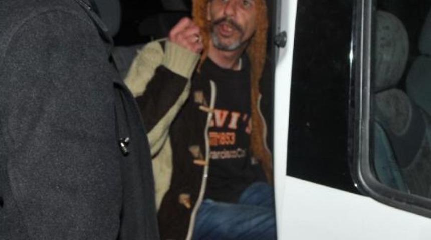 Uzaklaştırma Cezası Olan Koca Eve Gidip Eşini D&ouml;vd&uuml;