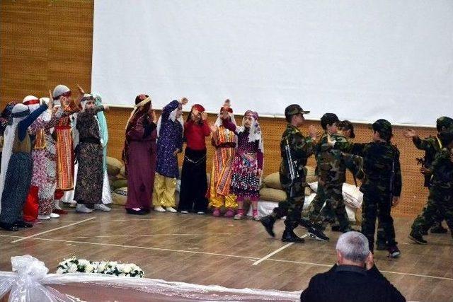 İlkokul &Ouml;ğrencilerinden &Ccedil;anakkale Gecesi 3