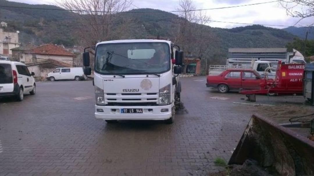 Edremit&rsquo;te Kırsal Mahallelerde Temizlik Harekatı