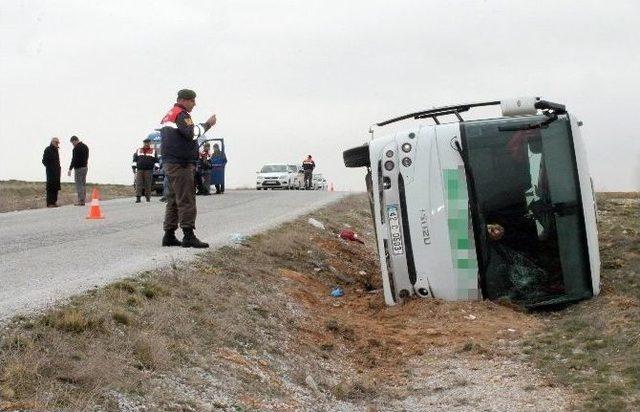 Okul Servisi Devrildi: 18 Yaralı