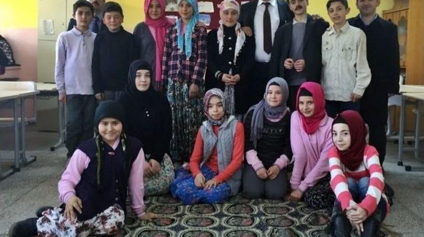 Kendileri Hazırlayıp Kendileri Oynadılar