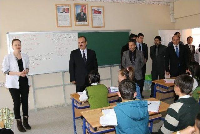 Vali Canbolat&rsquo;tan Okul Ziyareti 1