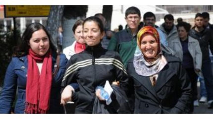 Vatandaşlar Kız &Ccedil;ocuklarının Daha &Ccedil;ok Okumasını İstiyor