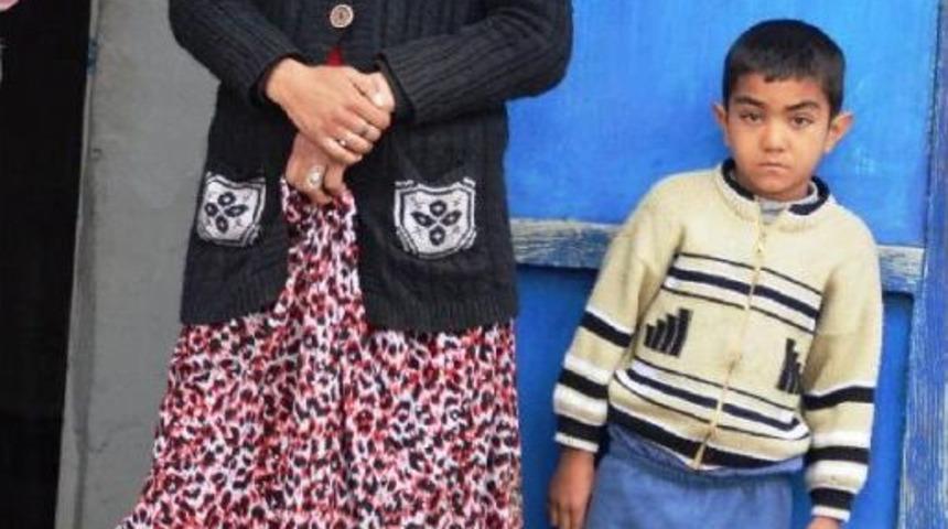 &Ccedil;&ouml;pten Meyve Sebze Toplayan Kadın 4 Aydır Kirayı Da &Ouml;deyemiyor