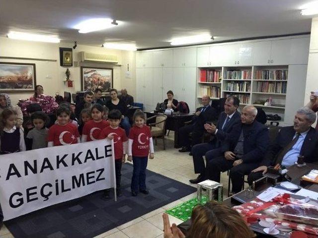 Ak Partli Hakkı Atila, Gençler Ve Şehit Aileleriyle Buluştu