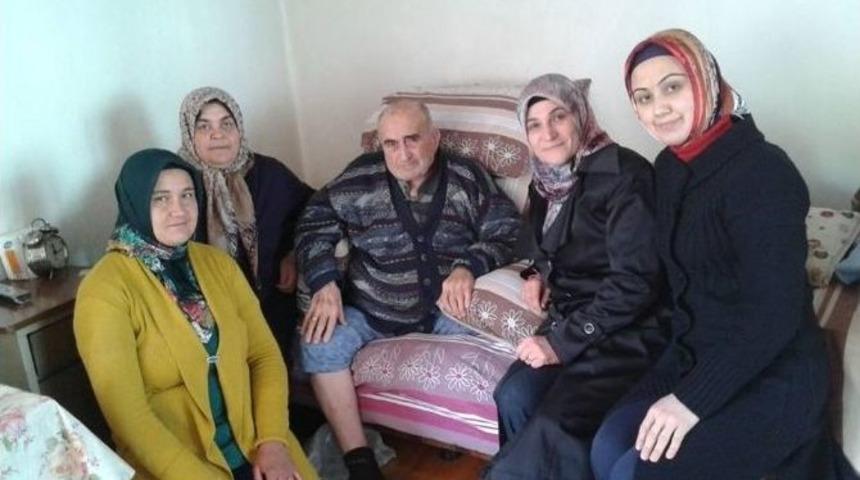 Kula&rsquo;da Ak Kadınlar Ziyaretlerine Devam Ediyor