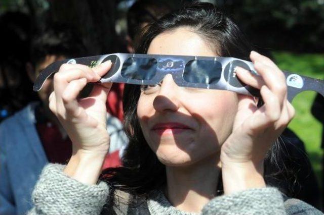 Antalya da G&uuml;neş Tutulmasını Izlediler 3