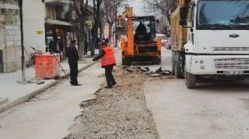 Yenişehir’de Ana Caddeler Asfaltlanıyor