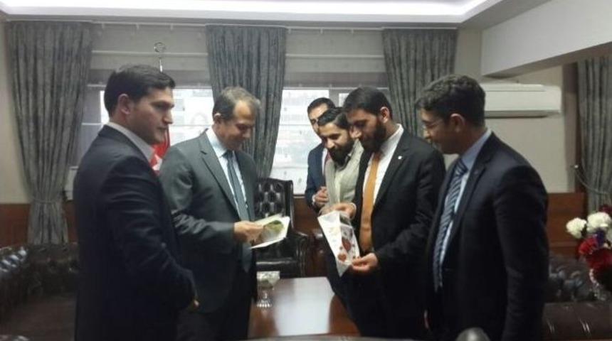 Evrensel Hafızlar Derneği&rsquo;inden Vali Taşyapan&rsquo;a Ziyaret