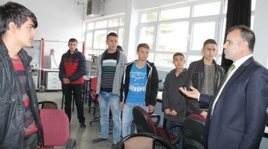 Sultanoğlu&rsquo;ndan Mesleki Ve Teknik Anadolu Lisesine Ziyaret