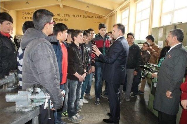 Sultanoğlu’ndan Mesleki Ve Teknik Anadolu Lisesine Ziyaret 1