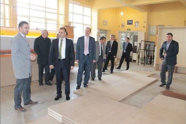 Sultanoğlu’ndan Mesleki Ve Teknik Anadolu Lisesine Ziyaret 2