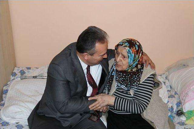 Yaşlılar Vali Fidan&rsquo;a Bol Bol Dua Etti 1