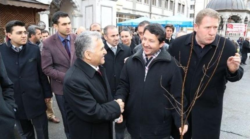 Başkan Dr. Memduh B&uuml;y&uuml;kkılı&ccedil; K&ouml;şk Mahallesi&rsquo;nde