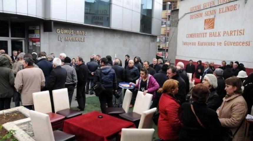 Trabzon Chp&rsquo;De Gen&ccedil;lerin Parti Binasını Işgali S&uuml;r&uuml;yor