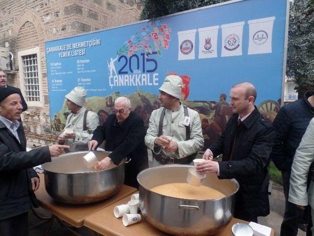 Temsili Askerlerden Buğday Çorbası İkramı