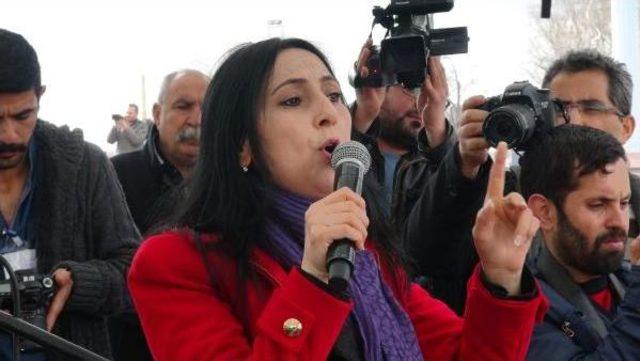 Hdp'li Yüksekdağ: Cumhurbaşkanı Yan Çizmeye Çalışıyor