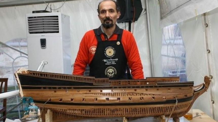 T&uuml;rk Ahşap Ustalarından Tarihi Hizmet