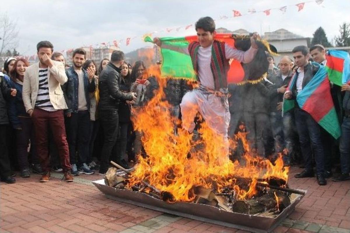 Be&uuml;&rsquo;de Nevruz Coşkusu