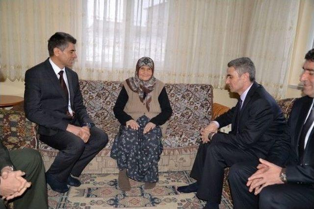 Bolu Valisi’nden Şehit Ailesine Ziyaret 1