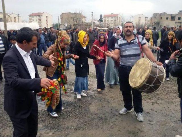 Mardin, Siirt, Elazığ'da Nevruz Coşkuyla Kutlandı