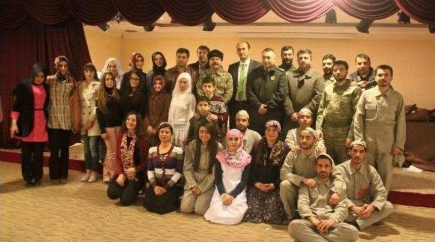 Beyşehir&rsquo;de Gen&ccedil; Tarih&ccedil;ilerden Tiyatro Oyunu